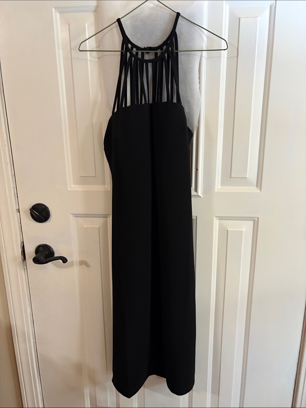 Elegant Black Halter Prom Dress with Strappy Bodice